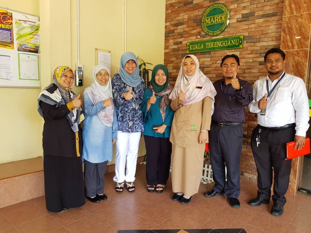 KamariahLong's tweet photo. Lawatan ke MARDI Kuala Terengganu sempena uji rasa keropok lekor MARDI yang baharu.

#FromLabToTable
#OurFoodOurFuture
#betterMARDI https://t.co/d06TBLV3go