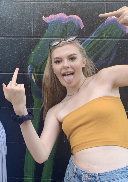 18emm01's tweet photo. my friends,                     me, ruining the
giving each                               moment
other love 
and affection https://t.co/W2vHvSsNXf