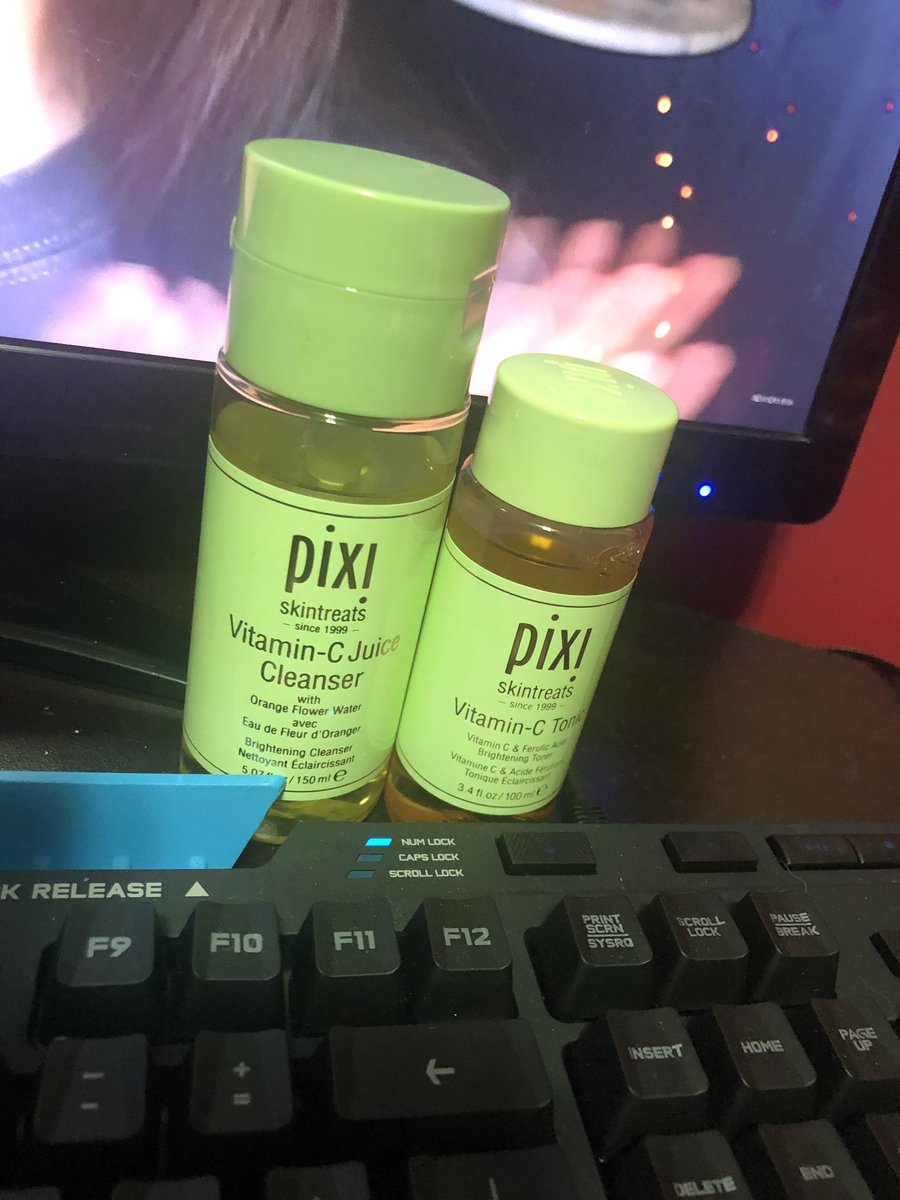 Skincare tip! Idk about you but I’m lazy af and I spend time on my computer after work so I keep my cleanser and toner on my desk with some pads so that way at any time I can lazily wash my face! You could even keep these on your nightstand- #skincare #skincarehack @PIXIBeauty