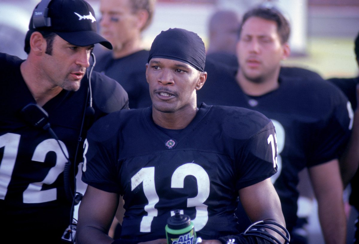 WatchUsReign's tweet photo. We bet you didn’t know that @llcoolj and @iamjamiefoxx were BEEFING on the set of #AnyGivenSunday. It got so bad they actually got into a fist fight! 

Good thing they’ve squashed all the drama. You can watch “Any Given Sunday” when it hits REIGN in September. https://t.co/iiUQ6zk6pi
