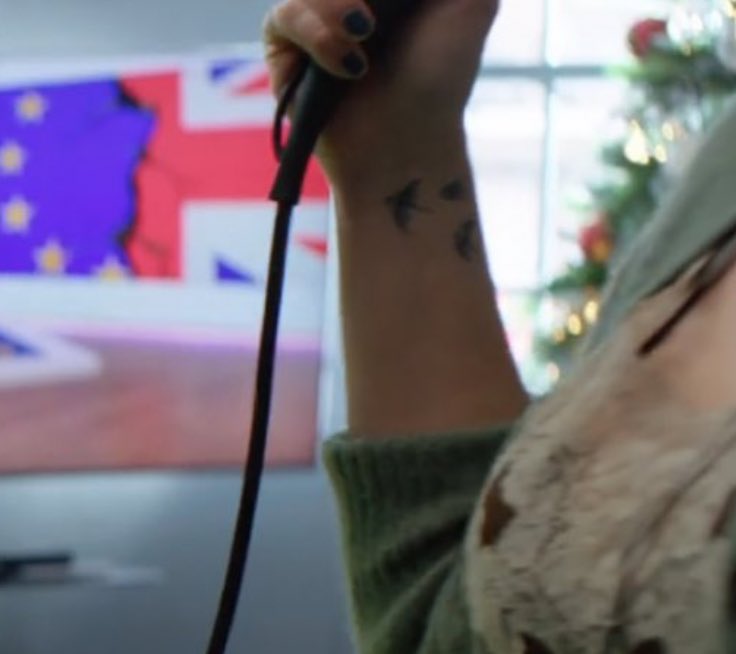 targsdragn's tweet image. EMILIA AND HER DRAGON TATTOO IN THE FIRST SHOT. WHEN I SAY IM CRYING