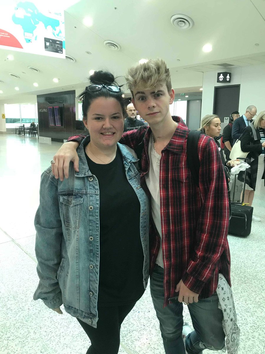 goldencth_'s tweet photo. Words can describe how much you mean to me!! You bring so much happiness and love to so many people! You’re one of the reason why I and so many other people get up everyday and smile! I love you ✨💛🌻 #smilesforcorbyn https://t.co/S3x2GvUDJR