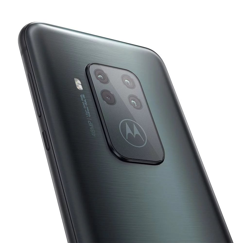 GadgetsFlix's tweet photo. Motorola's upcoming Quad Camera Smartphone #MotoOneZoom renders & spec's leaked to come with 48MP Quad Camera setup, Snapdragon 675, 4/128GB to be priced $445 (~₹31,600)
#Motorola #motoone #motoonevision #motorolaone #motoG8 https://t.co/kqIMxfxXrN