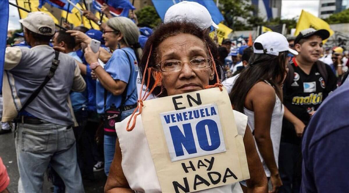 buqueta's tweet photo. El futuro de la Argentina con cristina kirchner.  #RiesgoMacri https://t.co/F6a05Ex4Ij