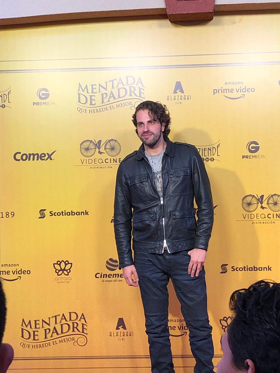 What's Movie On tweet media