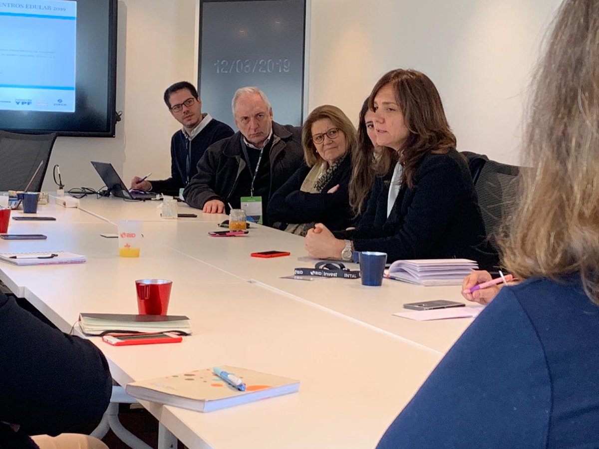 LuliCardini's tweet photo. Conversación sobre alianzas multisectoriales en educación. Gracias @Andreabergam y @AngelaDannemann por compartir la experiencia del caso de Brasil. Mucho para aprender sobre la colaboración entre actores para mejorar la educación #EduLabCIPPEC @el_BID @CIPPEC https://t.co/kdWTb5d7ud