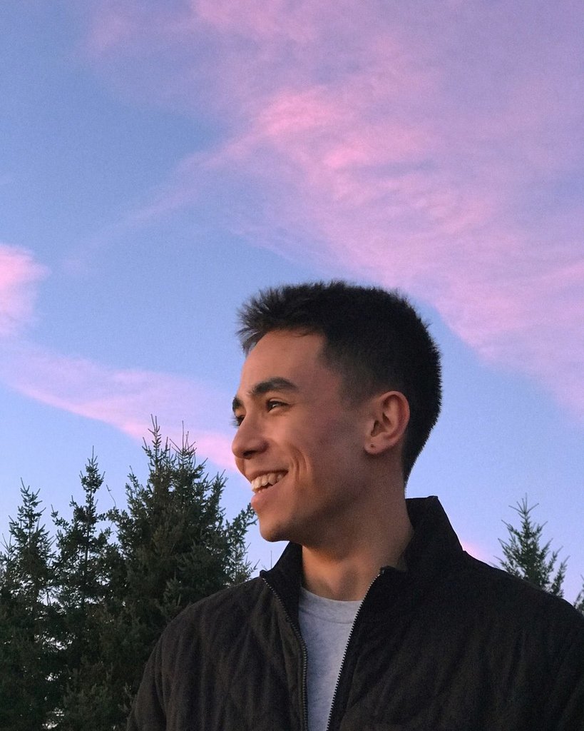 UOsojc's tweet photo. Did you catch this week's edition of the @eugeneweekly? Shout out to SOJC senior @jadeystewart who produced the current cover story! You can read Jade's work here: https://t.co/B966kPN7S1 #lifeasajstudent #eugeneweekly https://t.co/VlUoFYQzRW