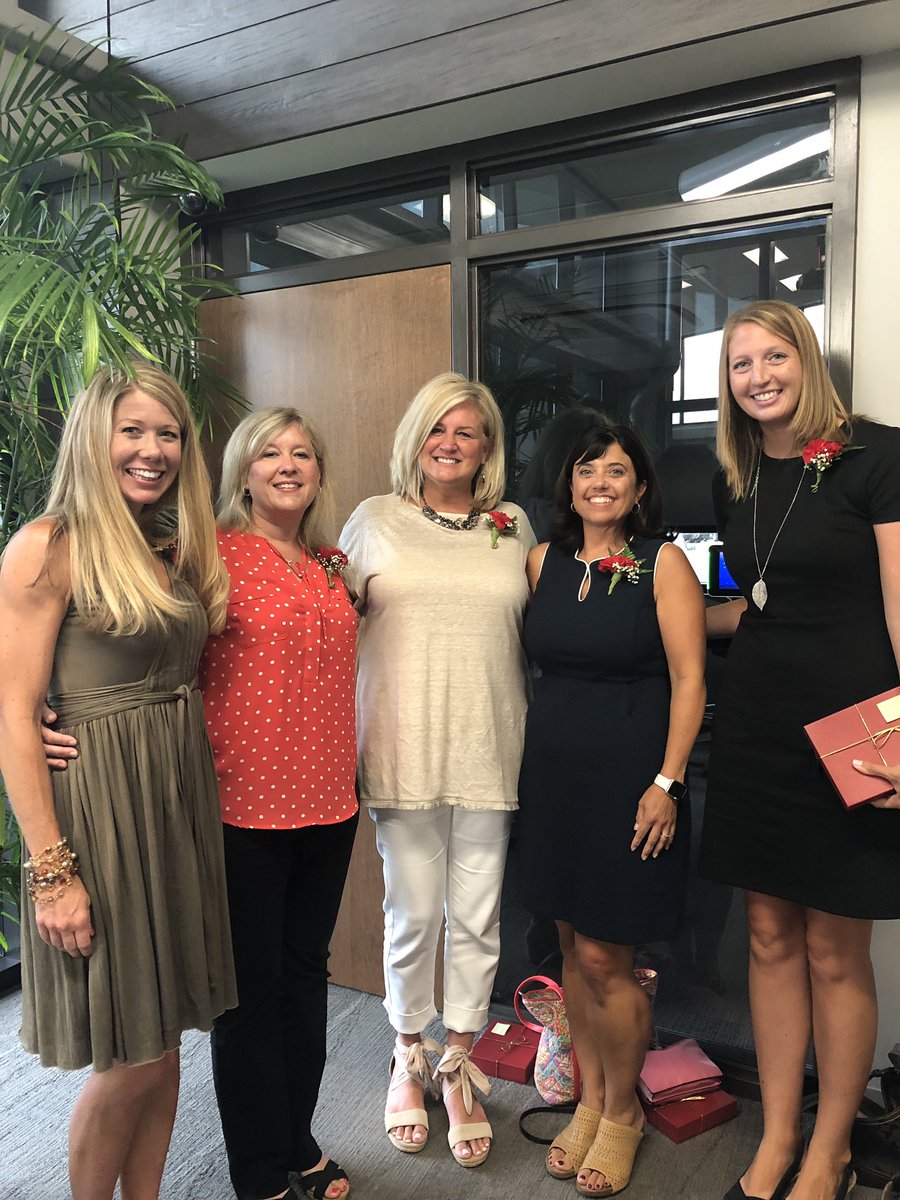 Congratulations to Jill Kilpeck, Laurie McLaughlin, Mackenzie Saywell, Katie Runyan, and Kelly Jerry for the Excellence in Team Collaboration Award! #OnceACard #RidgeEsRocks