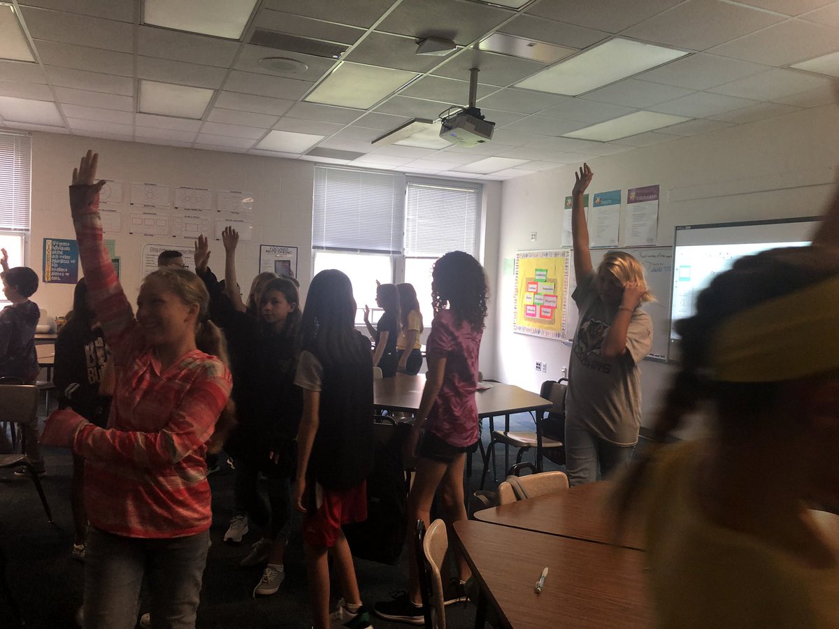 CaloosaM's tweet photo. Teambuilding in Mr. Crayton’s class!  @CaloosaM @LeeSchools https://t.co/LqIzsp6Elj