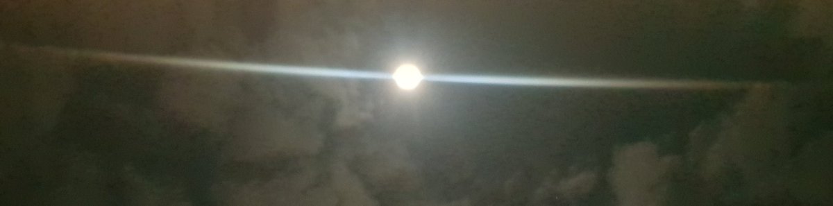 veeteeteach's tweet photo. #goodmorning all in the #earlyrisersclub
The beautiful #FullMoon welcomed in this last day of my #HomestaySummer
Now to pack up the house and have one final massage...
#Phuket2019 #Thailand https://t.co/oMKjNUwUcd