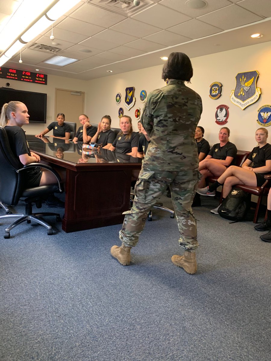 ArmyVBCoach's tweet photo. AVB found some time between two a days to visit McGuire AF Base and be on a C 17! COL Breeden was wonderful! She shared some valuable advice regarding being a female officer in the Army. #leanin #lifteachotherup https://t.co/XQs31Cyihd