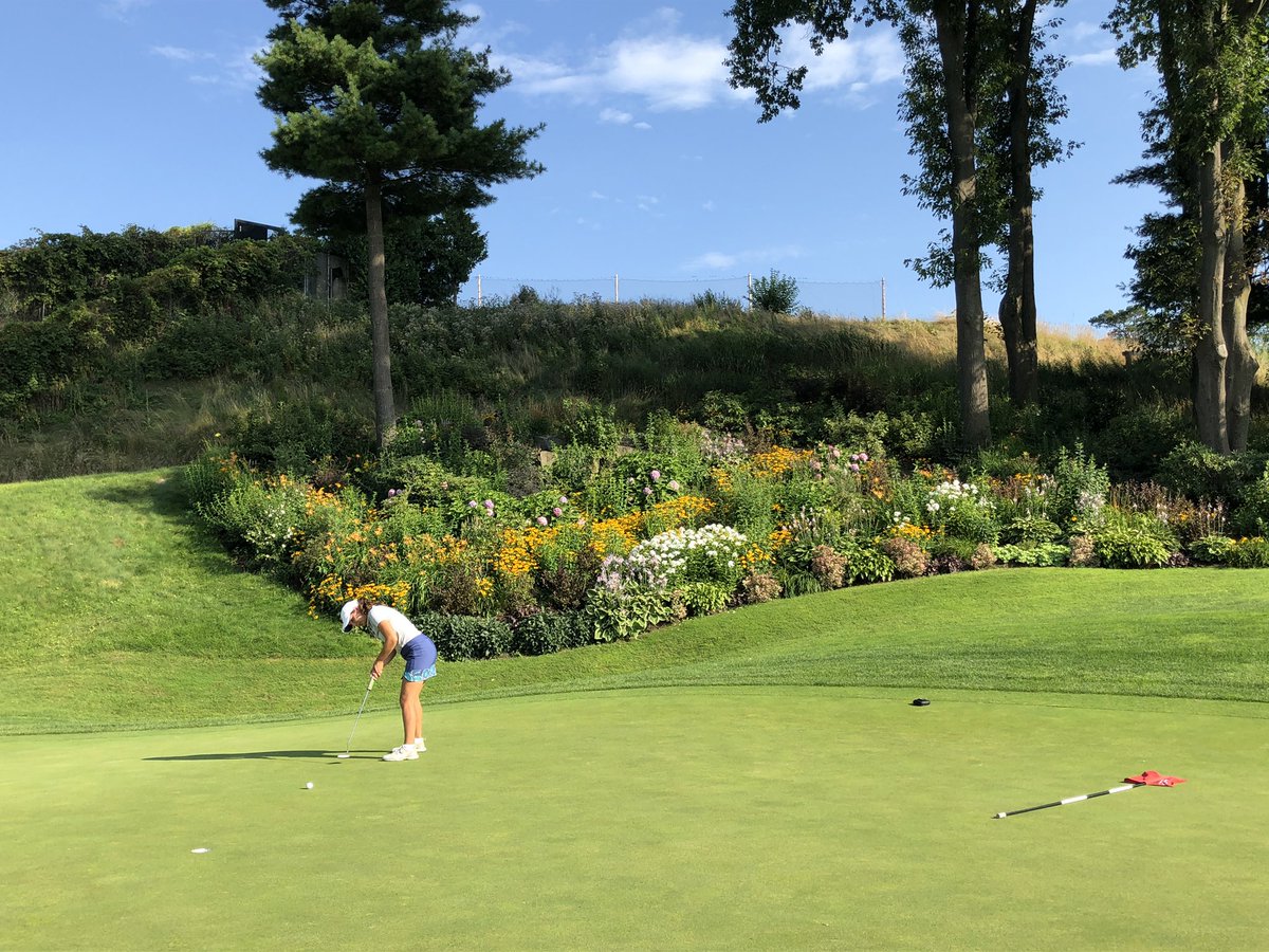 thejeffbrooke's tweet photo. Spectacular day of golf today @Mississauguagcc with @lornerubenstein, @selenacos and host extraordinaire @projb. #nicecourse #niceplayers #SGtop100 https://t.co/W4GjKtJR7Z