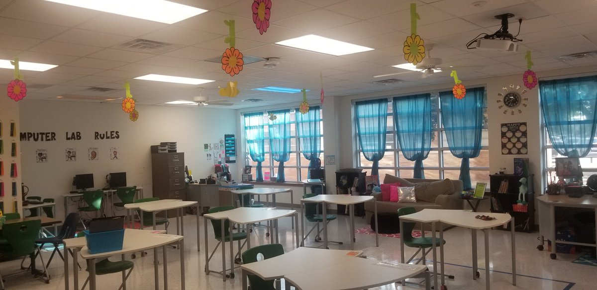 Ms. Amber Drake tweet media