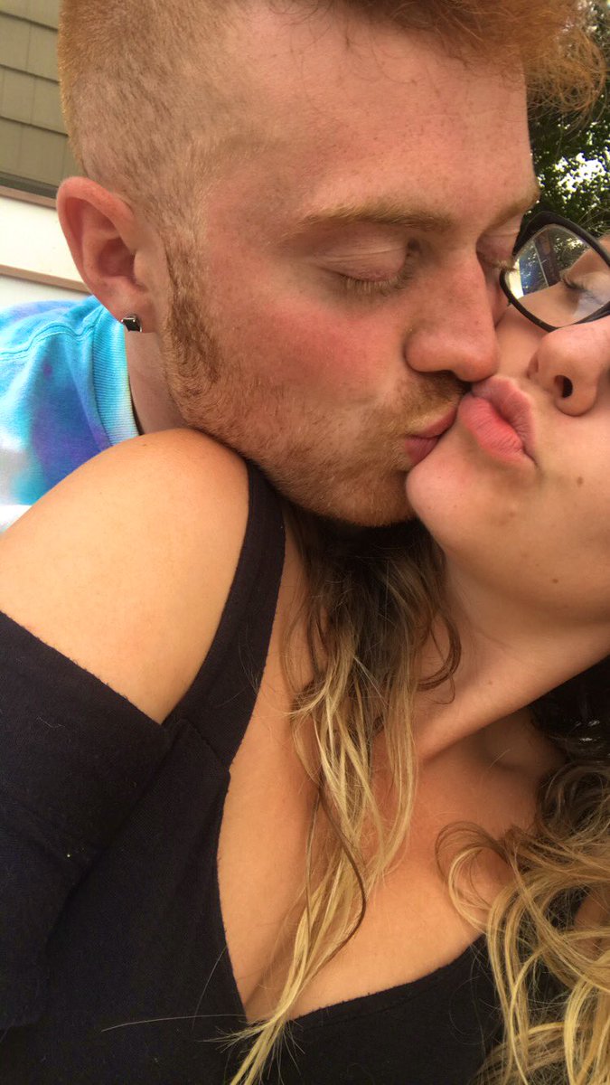 Tizzle69's tweet photo. Great week to catch some waves and sun rays with this shining beauty 😍🌞🌊 @pfowla_ https://t.co/E4owJ7BN5B