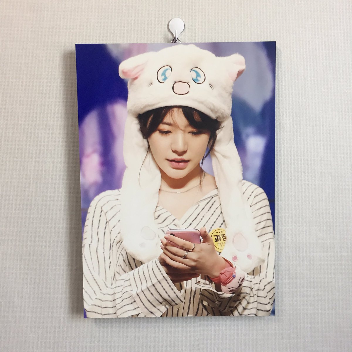 euheh_'s tweet photo. 액자 잘 받았습니다>_< 넘 예쁘고 좋으네요😆😆😆😁 감사합니다!!
@_the_august 
#GG4EVA https://t.co/MUnhYkwGLI