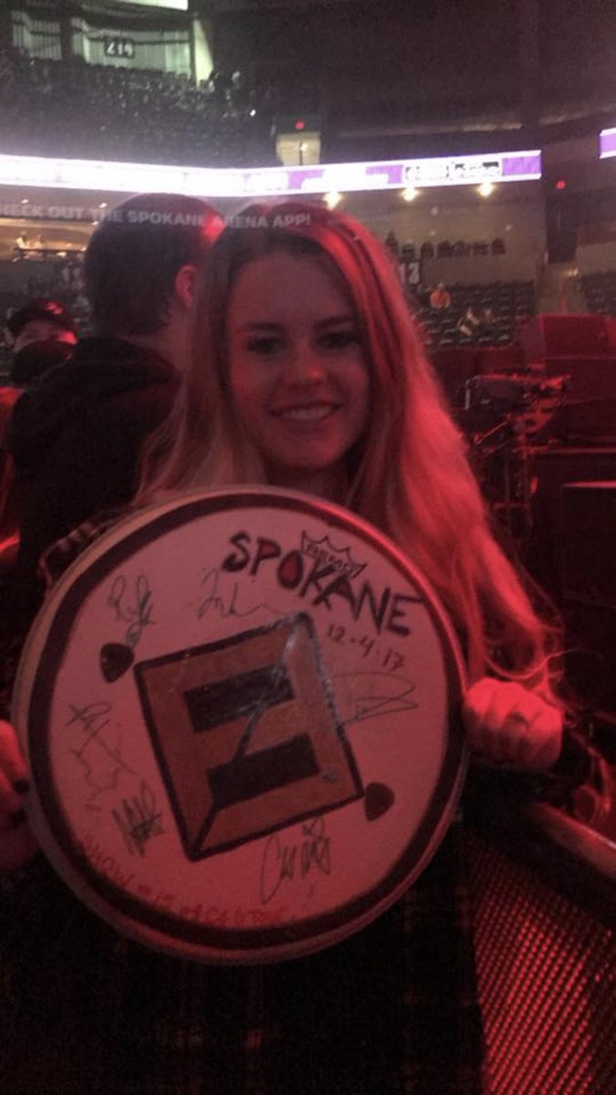 bayleedale's tweet photo. @999KISW @TarynKISW My @foofighters drumhead 🤘🏻 https://t.co/4VmsmmRRqb