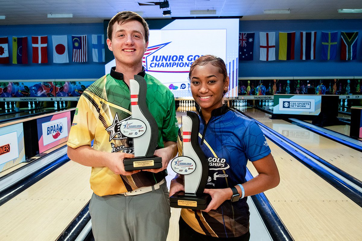 Youth_bowling's tweet photo. And that concludes the 2019 Junior Gold Championships presented by The Brands of Ebonite from Detroit, Michigan. A big round of applause for the U20 Champions, Alec Keplinger and Patricia Rosales! 👏👏👏
#JuniorGold2019 #JuniorGold19 #TeamEBI #YouthBowling #JG19 #JG2019 #AFFTS https://t.co/4NBHswpkqw