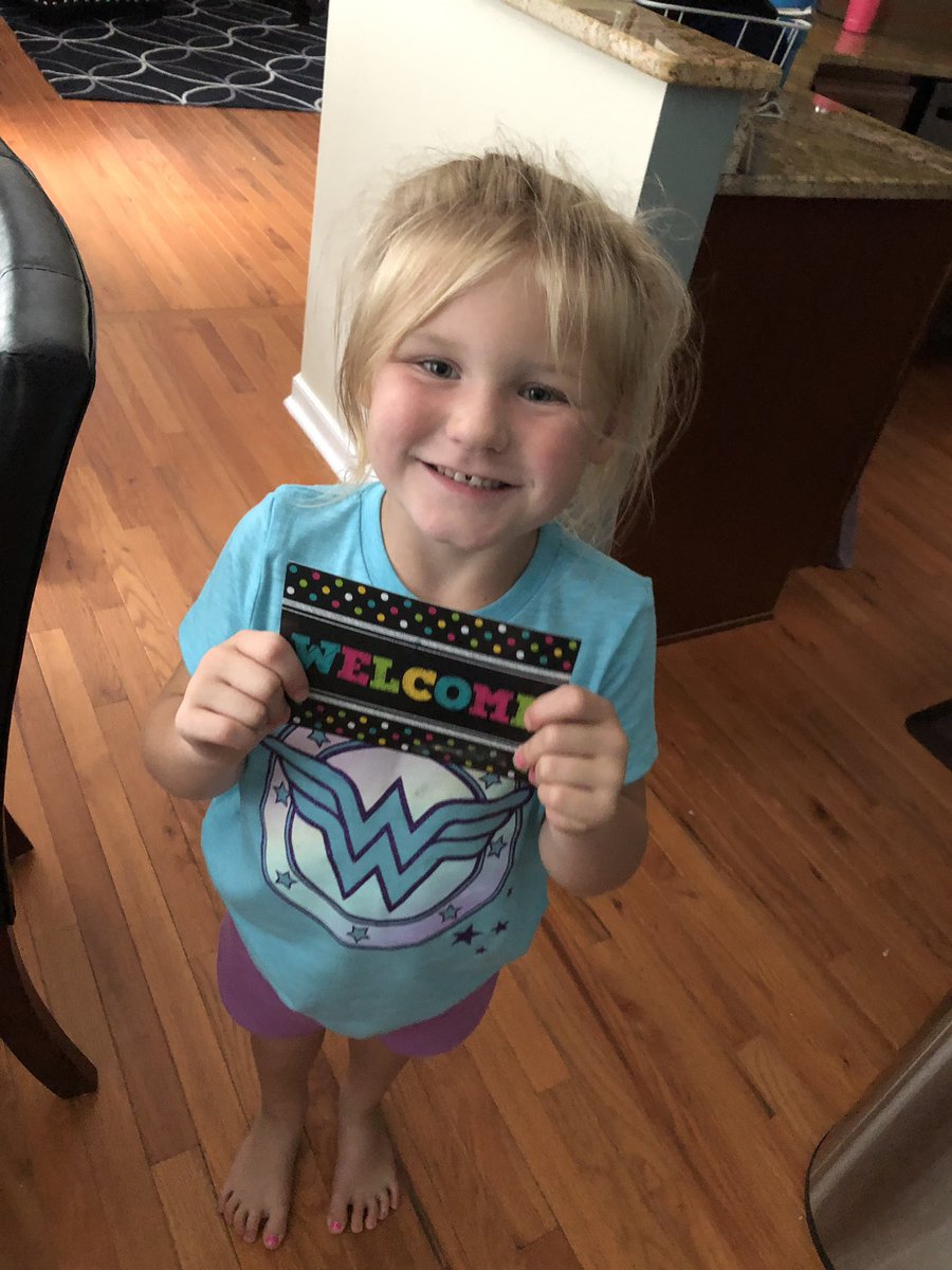MrsHarrisGES's tweet image. My little one was SO excited to receive a card in the mail from her new teacher @kelleyetaylor! She made me stop everything to help her so she could write a card back to her. #FirstGrader #GESLion #BuildingRelationships @GES_lions