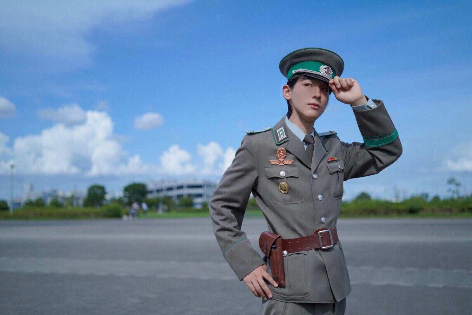 東ドイツ国境警備隊制服上衣 階級章u0026優秀射撃徽章ランヤードu0026 東ドイツ国境警備隊制服上衣 階級章u0026優秀射撃徽章ランヤードu0026