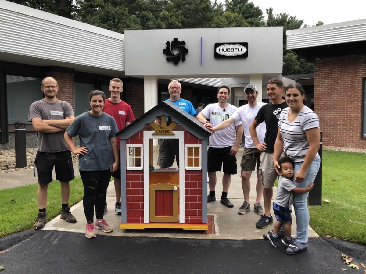 Habitat_NCC's tweet photo. @idevices iDevices put their creative caps on today and made some kids very happy! Awesome teamwork creating these firehouse, treehouse and LEGO playhouses! #hartfordhabitat #playhousebuild #teambuilding https://t.co/bsSlEiZpkn