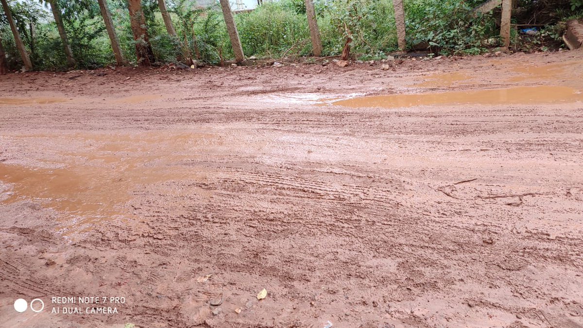 iamsunildsa's tweet photo. This is hw Bangalore Flood Effected our Layout. This is the condition frm1 year. 1st thy said Gas line and after 6 months they said drain line. Now it's Flood Line. Residents Cannot walk here #BBMP #Bangalore @BBMP_MAYOR @BBMPCOMM @bbmpcommr @CMofKarnataka Can Any1 Look into this https://t.co/Mrib51vTPC