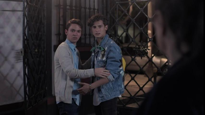 UniNovelas's tweet photo. Los #Aristemo no pueden creer que Dora reaccione así. ☹️ #NuncaSeEquivocaUS #NowWatching @mailomarcos @joaquinbondoni https://t.co/J2RQtUsfB4