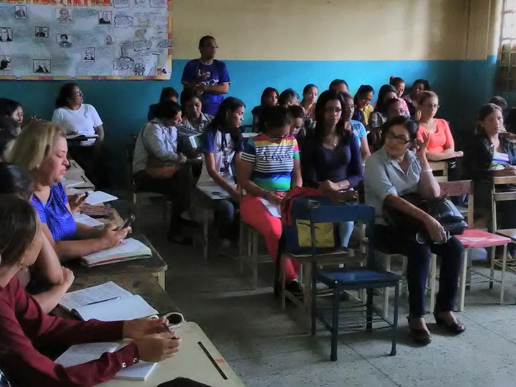 SimonClifp's tweet photo. #Consulta, orientaciones para la elaboración y presentación de la memoria de gestión participativa y protagónica de los centros de investigación y formación del #magisterio @cenamec_centros @cen_araguaney @carcast02 @ZEAnzoategui @araguaney_anz @CbitRevenga4F @uebjoserrevenga https://t.co/bDvjnftXw5