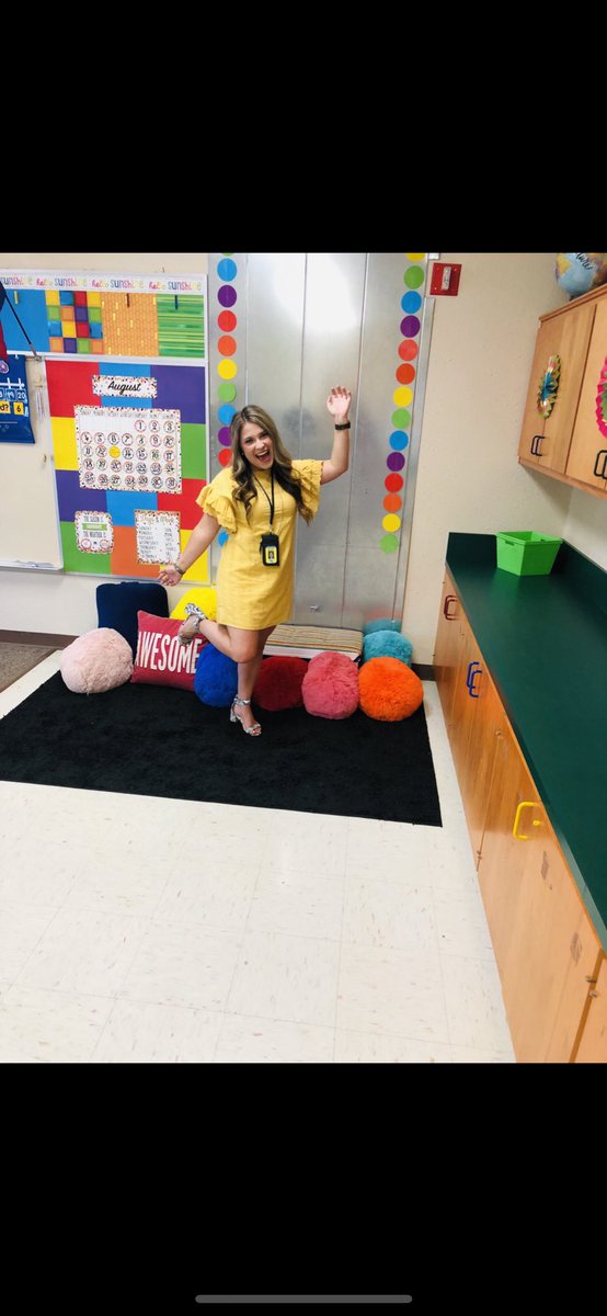 kelsssm1's tweet photo. Super excited for an amazing + blessed school year 💙💛 https://t.co/QvQRqBw6LQ