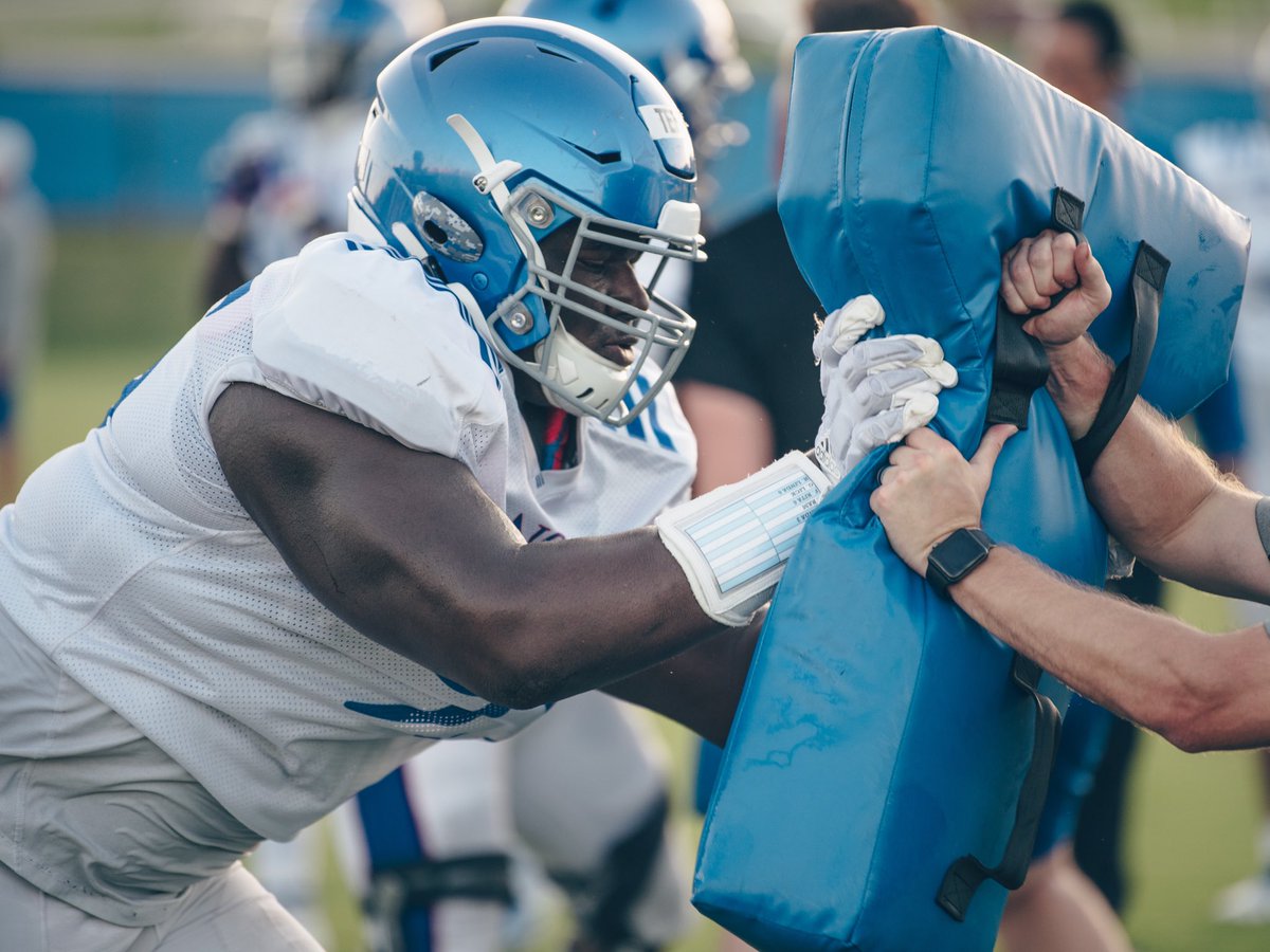 KU_Football tweet picture