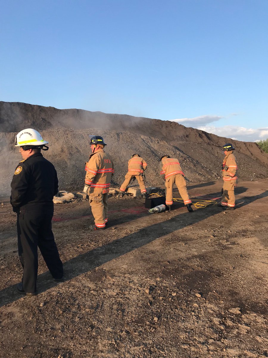 CowieHcowie's tweet photo. Tool training tonight. #fortsaskfiretraining. #alwaysimproving https://t.co/dB8tdJsMpp