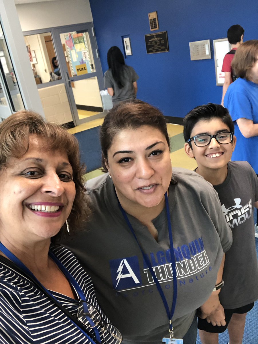 AuroraHidalgoC1's tweet photo. Great day for our 6th graders!
#62learns#62workingtogether #AMS #thundercamp https://t.co/uNADaGofoA