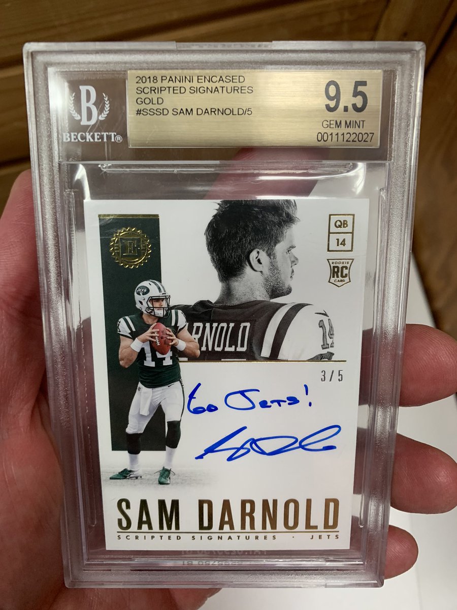 ptcomicscards's tweet image. A couple of💥spectacular💥pulls from one of our favorite box breakers, Adam. First, out of 2018 @PaniniAmerica Encased🏈, a @beckett_grading 9.5 Sam Darnold✈️inscription Auto, numbered 3/5! Next, out of 2019 #Panini Luminance🏈, an auto card of @K1 #CustomerPulls #WhoDoYouCollect
