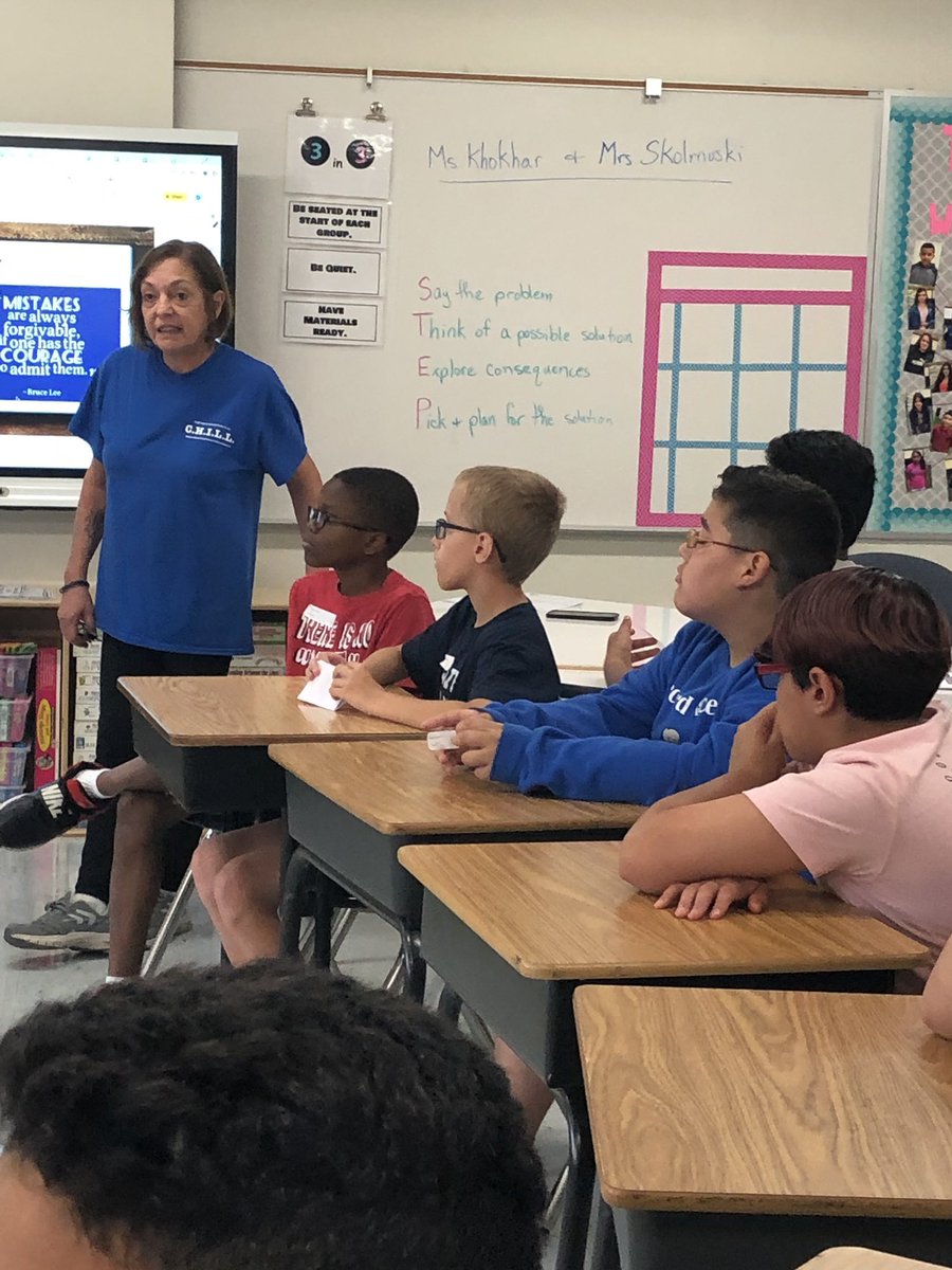 AuroraHidalgoC1's tweet photo. @62schools @AuroraHidalgoC1 Great day for our 6th graders! Teachers always ready!
#62learns#62workingtogether #AMS #thundercamp https://t.co/EBQrnOnlr2