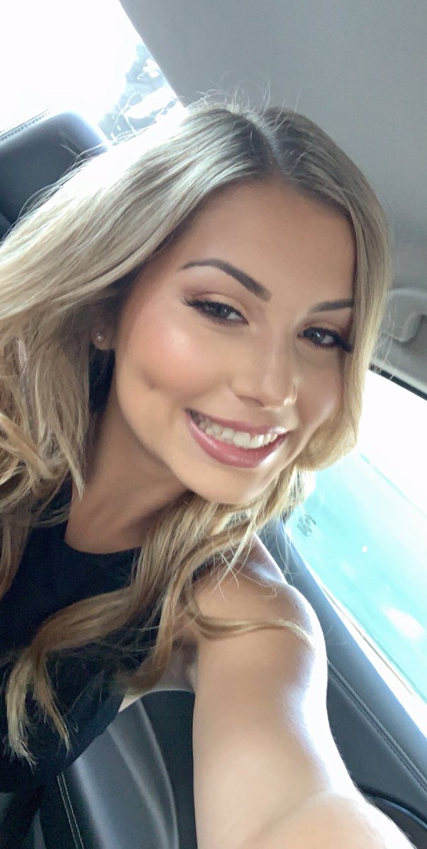 2NsJenn's tweet photo. Spent the evening with this beautiful girl at her Senior Picture Session. I love ya @bellaiovieno13 #classof2020 #onlycried3times https://t.co/Xg3NGfHNnr