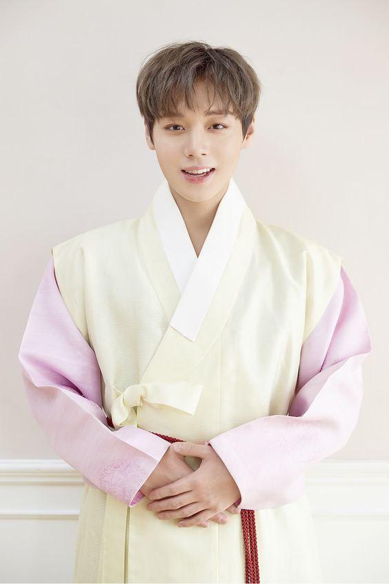 jihoonsubs's tweet photo. 🌸 Hello MAYs!
We are JIHOONSUBS, a subbing team dedicated on providing high quality subs for Park Jihoon!

Be updated! Follow us at:
Twitter: @jihoonsubs 
YouTube: https://t.co/EsSgYb4U1e
CuriousCat: https://t.co/UDPrCmI0SH
Masterlist: https://t.co/lzD1kdltLl https://t.co/EAY5KtY40e