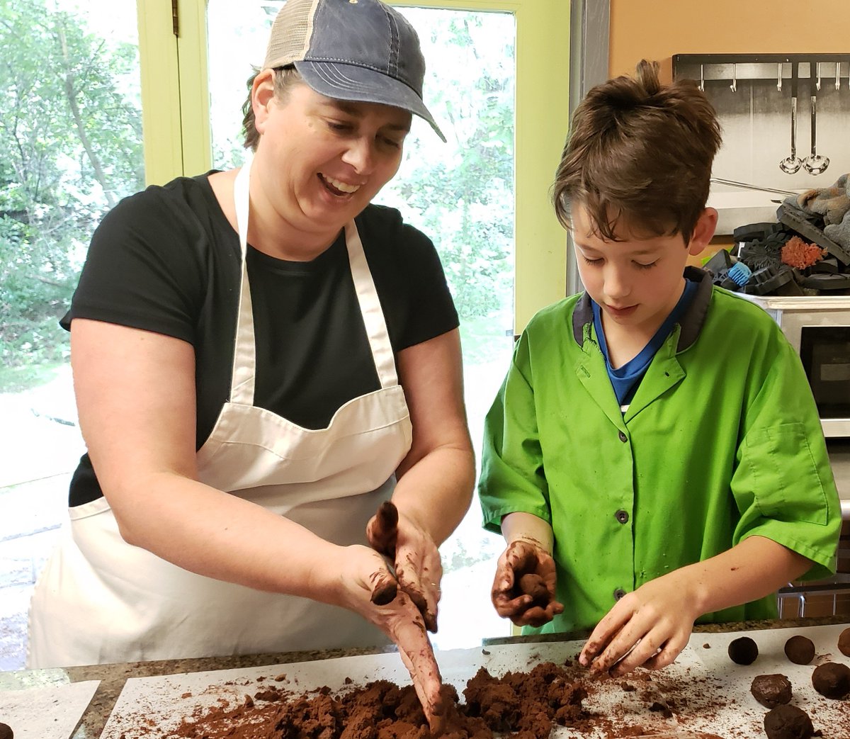 croixchocolate's tweet photo. New classes for September are up at https://t.co/5JKR0OyVPf. You can "Be a Chocolatier for a Day" or choose to "Make &amp; Take: Decorated Chocolate Pumpkin!" Perfect for families, date night or girls' night out! https://t.co/m2wRd8X3iP
