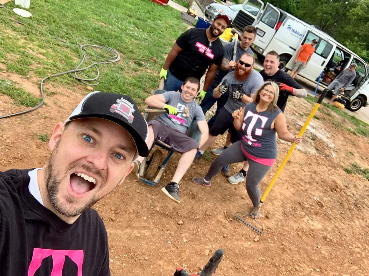 I accepted a challenge from <a href="/michellepastor/">Michelle</a> on #ATTITUDEofGRATITUDE to post 7 pics defining serve first &amp; helping others. No explanation, just 1 picture each day for a week. Day 5 of 7!
Who will YOU Challenge? #MagentaCentral <a href="/Drew_Williams00/">Drew Williams</a>