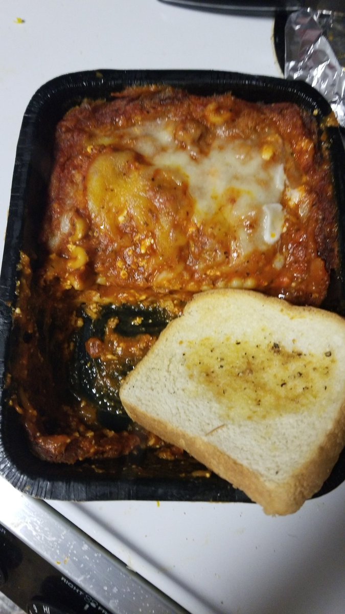 madddiewill's tweet photo. when dinner looks like this after work #ThatMadeMyDay https://t.co/NCeax52F29
