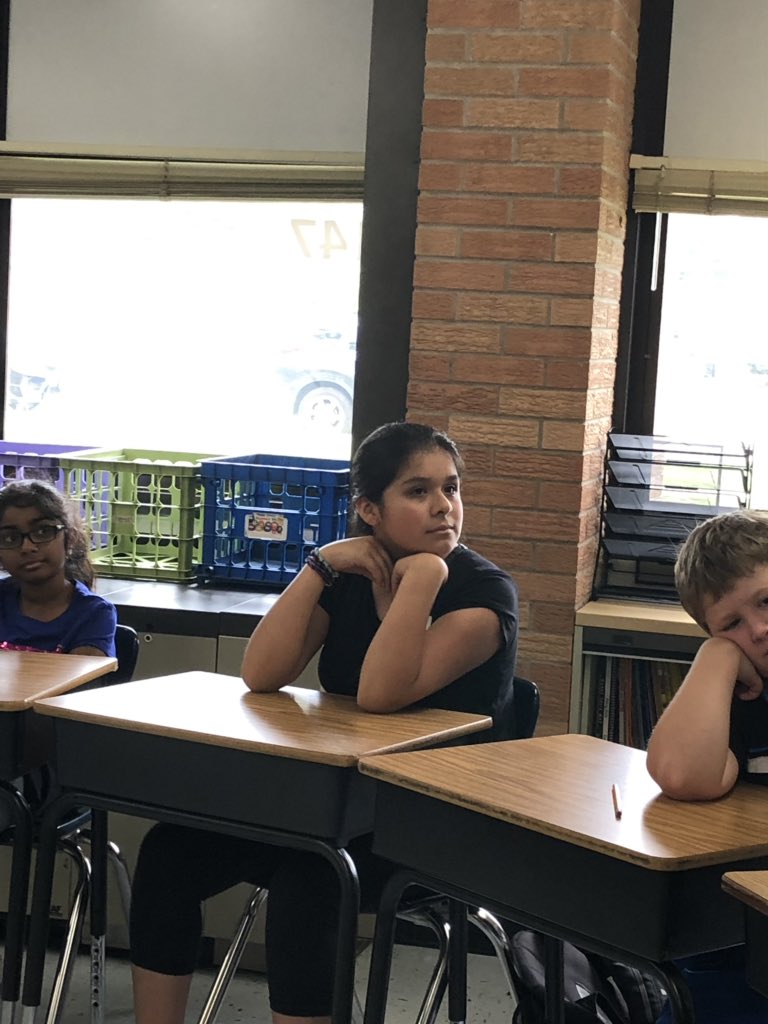 AuroraHidalgoC1's tweet photo. @AuroraHidalgoC1 Great day for our 6th graders!
#AMS #thundercamp #62workingtogether #62learns https://t.co/qqQWQqNCkf