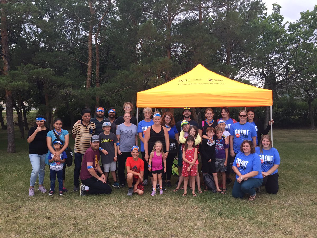 What a great turnout for <a href="/TRosetown/">Town Of Rosetown</a>’s #IMCommunityChase this evening! Thank you to all the families and volunteers who came out to play, and congratulations to the Menei Family for winning the grand prize! 👏🏻🎉