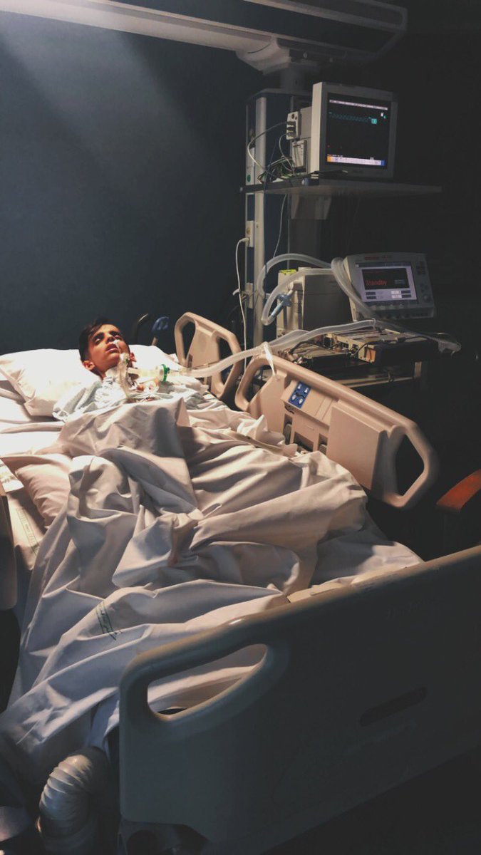 المكان : قسم الطوارئ ،
الزمان : فجر العيد ،
الموعد : إحدى المعارك الخاسرة مع المرض ،
النداء : لكل من أدرك العيد و لم يفرح !!