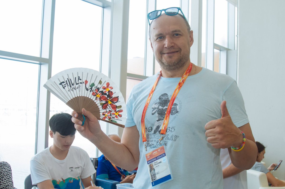 #Gwangju2019 Masters Championships are in full swing! We found some happy athletes enjoying all the fun activities in and around the event. #meetthemascots #Koreanculture #makingfriends
