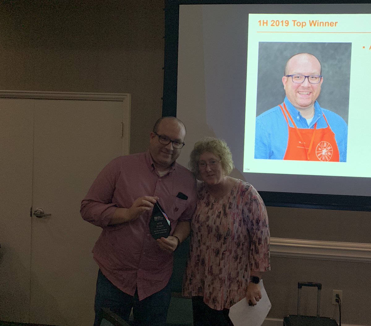 thdShannon's tweet photo. Congratulation to DSM Dave from New England on your 1H performance award! #SpeedToService #ADTR https://t.co/Elk3DgB6AU