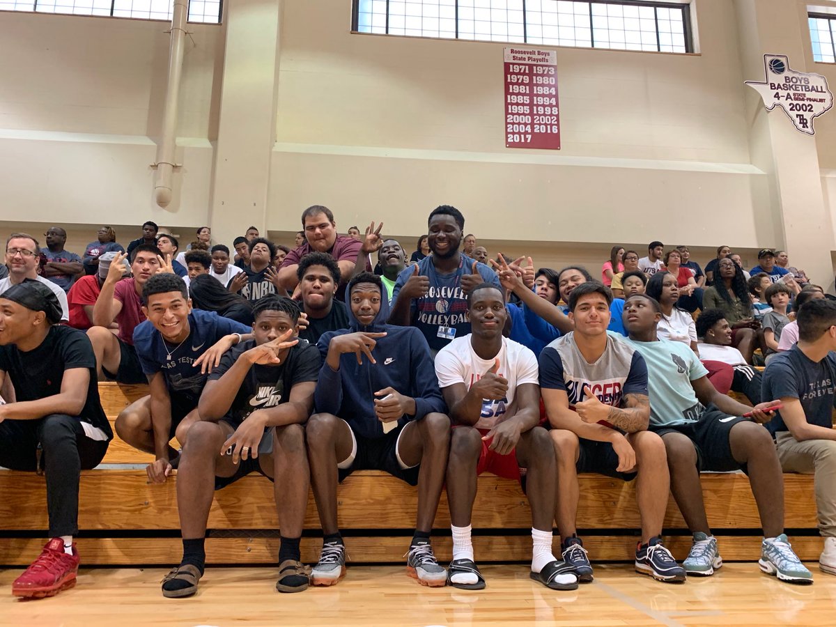 TRRoughRiderFB's tweet photo. Another night of Lady Rough Rider Volleyball and more support from Rough Rider Football. Great Day to be Young and a Rough Rider!!! https://t.co/qxLK8B1ign
