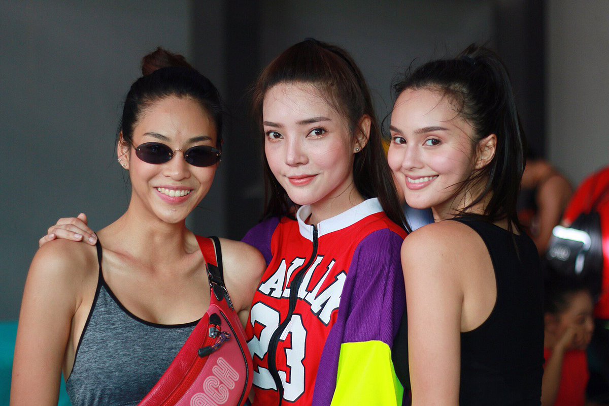 Only_khwan's tweet photo. สามสาว สามเศียร ☺️ #นางสิบสอง #ดาวราย #ขวัญปิ่นทิพย์ #only_khwan #samsearn https://t.co/IZTY4tgG6R