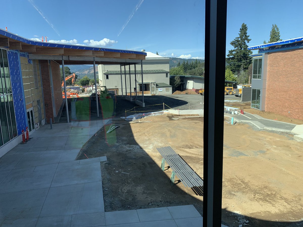 VPMayStreet's tweet photo. 2 days until Admin move in to May Street Elementary.  We are so ready to be in the new space!  Great things happening every day. #VPdayinthelife #Proud2BHRCSD #HRCSDexcellence https://t.co/Gzc0YPXxRS