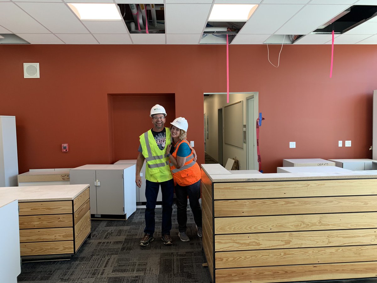 VPMayStreet's tweet photo. 2 days until Admin move in to May Street Elementary.  We are so ready to be in the new space!  Great things happening every day. #VPdayinthelife #Proud2BHRCSD #HRCSDexcellence https://t.co/Gzc0YPXxRS