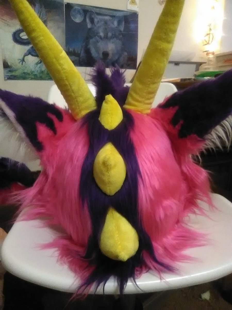 Erillianbird's tweet photo. Oh hey I keep forgetting to post pictures of my dude Erillianbird! I finished their head awhile ago, it's my first completed one!
#fursuit https://t.co/R7xw5F5aI4