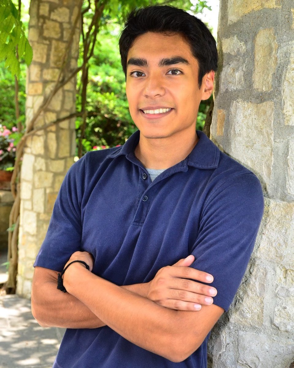 shpeUTD's tweet photo. Hola SHPE Familia meet Erick Narvaez

Erick graduated from UTD with a bachelor's of science in Computer Engineering 

He currently works at Texas Instruments as a Software Engineer in Embedded Graphics, focusing on the infotainment features in cars ⚓️
#shpe #shpeutd #shperegion5 https://t.co/2sYRKr4eXt