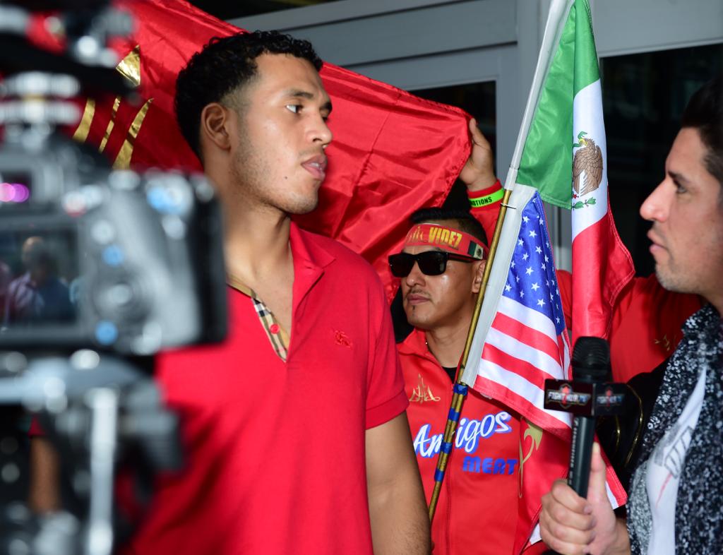Photos from today's presser #BenavidezDirrell #RedFlag 🚩 <a href="/BenavidezBoxing/">Benavidez Boxing Gym</a> <a href="/ValentinRomero8/">Valentin2288</a>